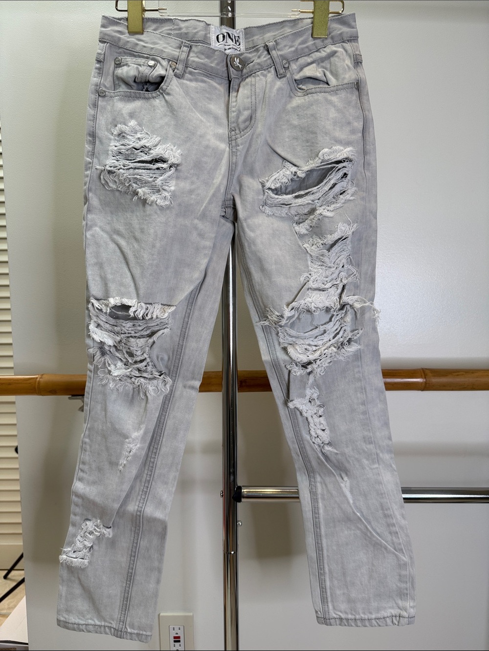 One Teaspoon Grey Distressed Ripped Boyfriend Jeans Size 24